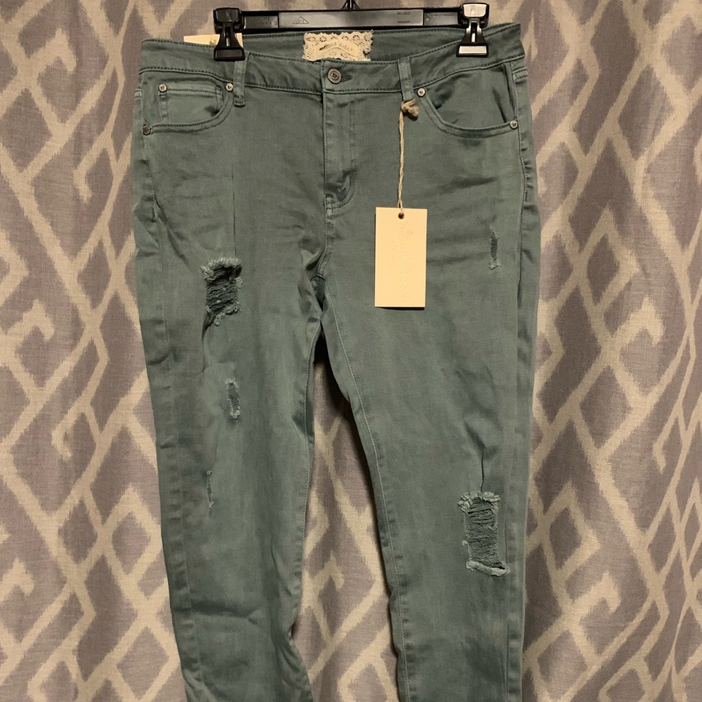 NWT Altar’d State 29/9 distressed jeans